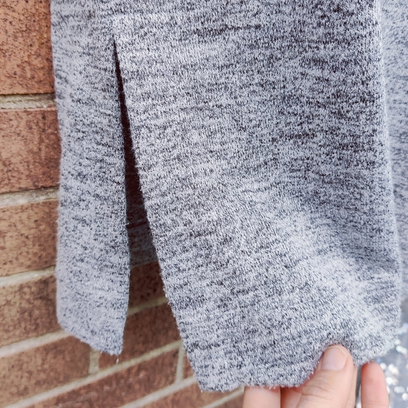 Banana Republic Layering top - Picture 3 of 7